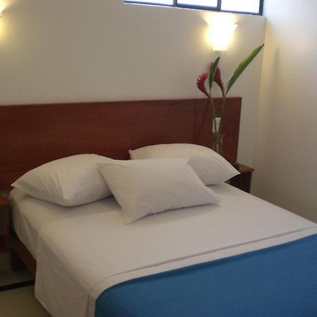 Hotel Casa Cesar Tumbes Exterior photo